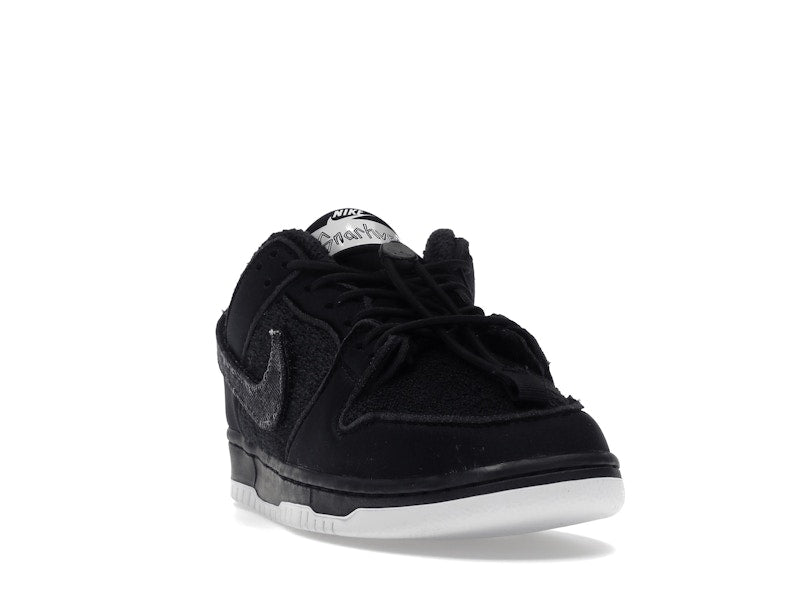 Nike SB Dunk Low Gnarhunters