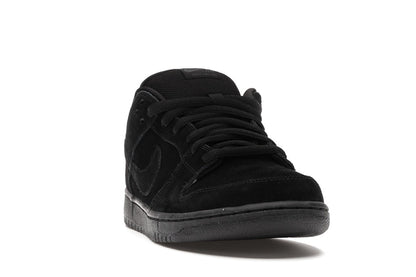 Nike SB Dunk Low Blackout