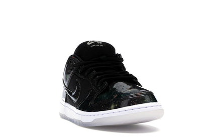 Nike SB Dunk Low 420 Intergalactic