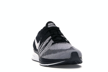 Nike Flyknit Trainer Oreo