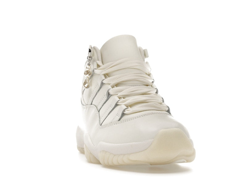 Jordan 11 Retro Pearl (Women's)