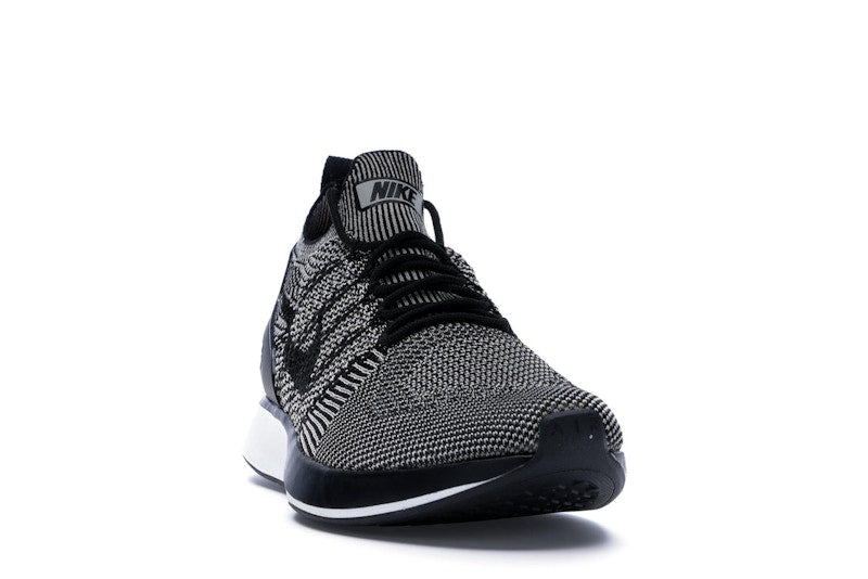 Nike Mariah Flyknit Racer Pale Grey Solar Red