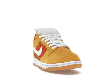 Nike SB Dunk Low Chocolate Skateboards Sun