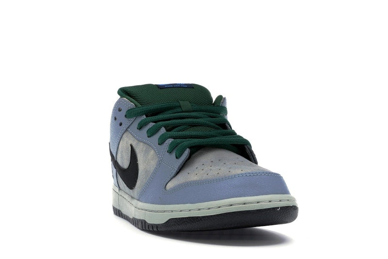 Nike SB Dunk Low Maple Leaf Central Park