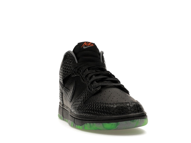 Nike Dunk Mid Premium Halloween Headless Horseman
