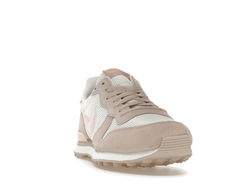 Nike Internationalist Summit White Light Madder Root (Women's)