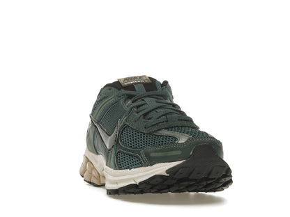 Nike Zoom Vomero 5 Vintage Green Light Orewood Brown Hemp Chrome (Women's)