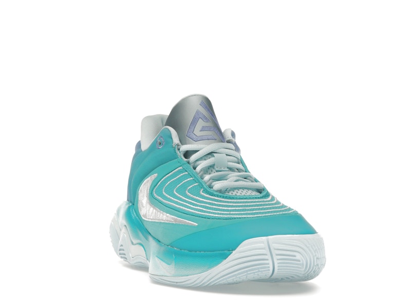 Nike Giannis Immortality 4 Christmas