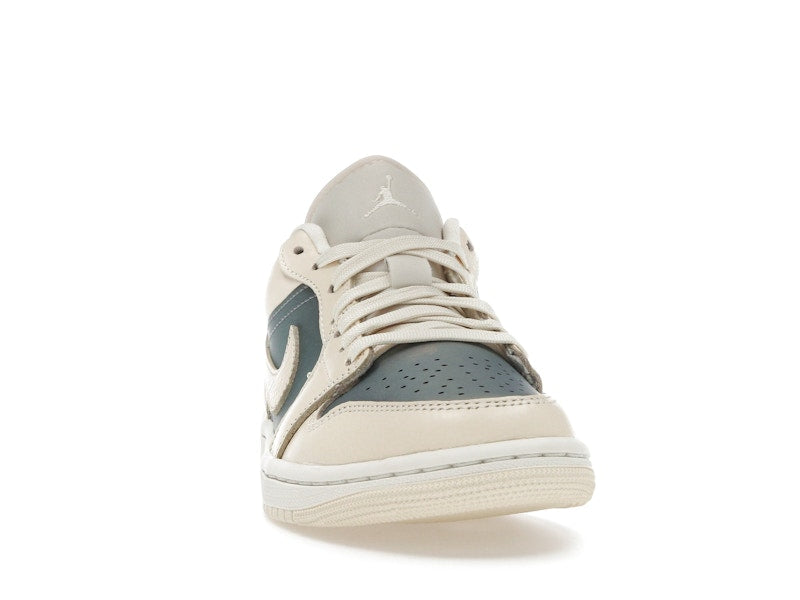 Jordan 1 Low SE Muslin Royal Tint (Women's)