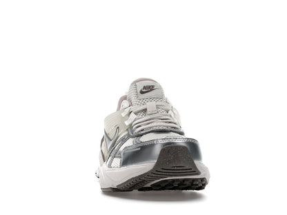Nike V2K Run Platinum Tint Summit White Cave Stone Metallic Silver (Women's)