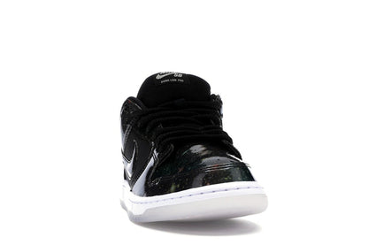 Nike SB Dunk Low 420 Intergalactic