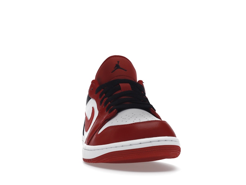 Jordan 1 Low Bulls