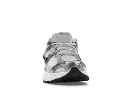 Nike V5 RNR Parachute Beige Metallic Pewter
