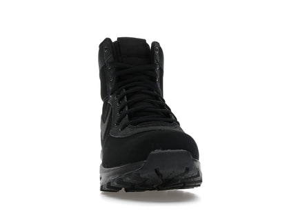 Nike Manoadome Triple Black