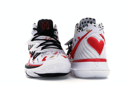 Nike Kyrie 5 Sneaker Room Mom White