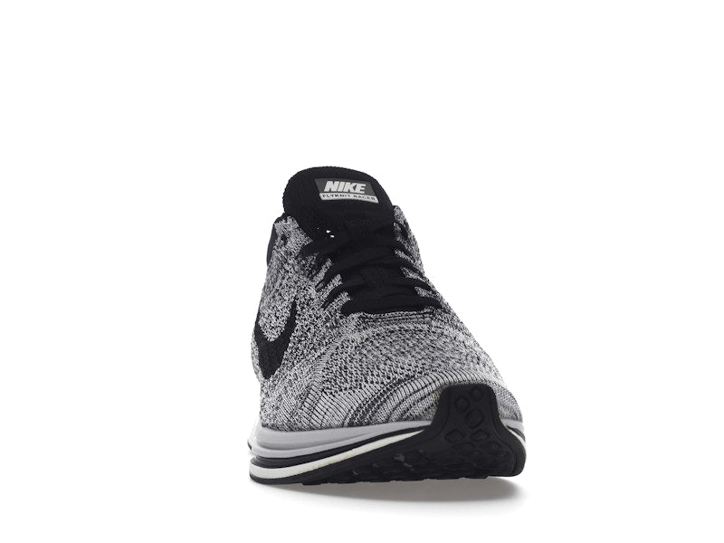 Nike Flyknit Racer Oreo