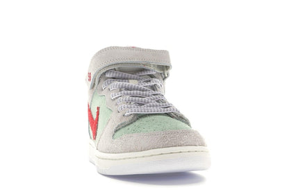 Nike SB Dunk Mid White Widow