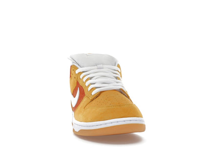 Nike SB Dunk Low Chocolate Skateboards Sun