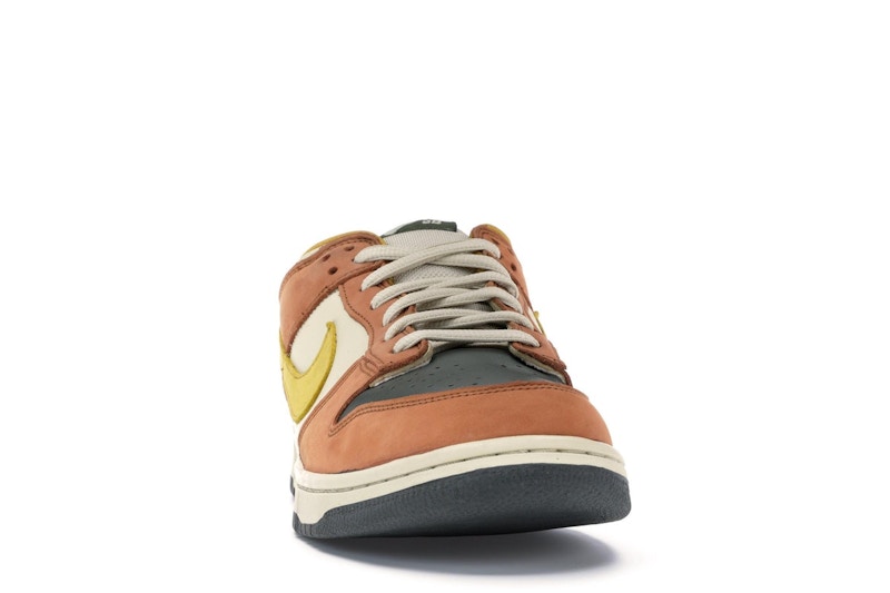 Nike SB Dunk Low Vapour Mineral Yellow