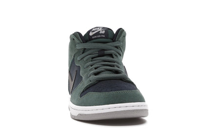 Nike SB Dunk Mid Nori