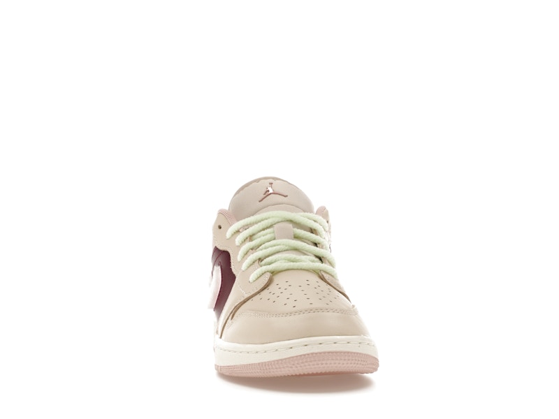 Jordan 1 Low SE Fur Swoosh (GS)