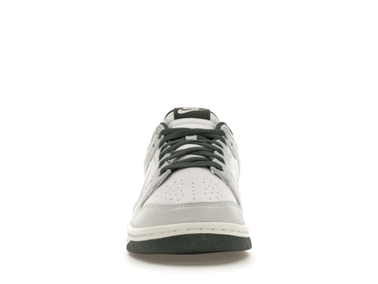 Nike Dunk Low Retro SE Photon Dust Vintage Green