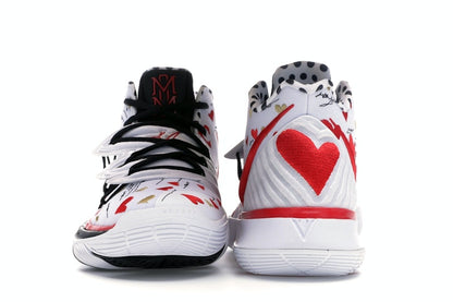 Nike Kyrie 5 Sneaker Room Mom White