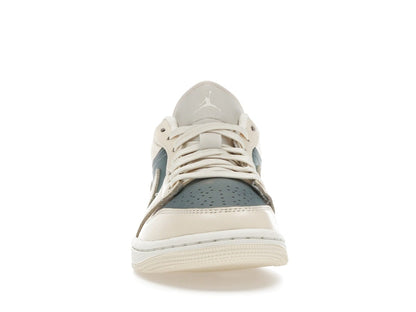 Jordan 1 Low SE Muslin Royal Tint (Women's)