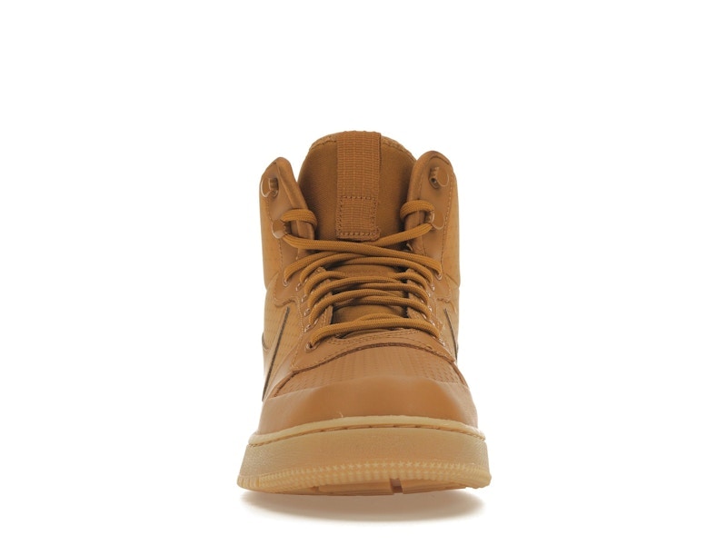 Nike Court Borough Mid Winter Wheat