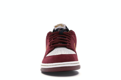 Nike SB Dunk Low Anchorman