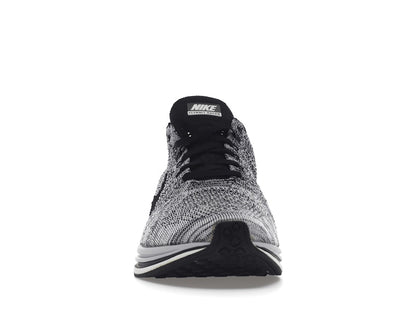 Nike Flyknit Racer Oreo