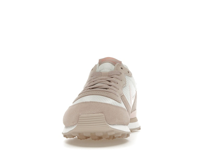 Nike Internationalist Summit White Light Madder Root (Women's)