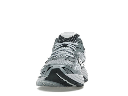 Saucony ProGrid Omni 9 Microchip