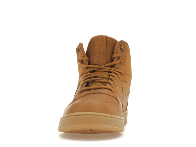 Nike Court Borough Mid Winter Wheat