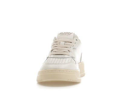 Autry Medalist Leather Low White Black Tab (Women's)