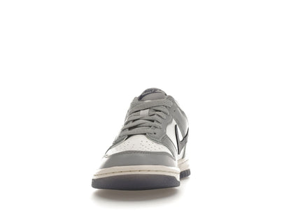 Nike Dunk Low Platinum Tint Light Carbon (GS)