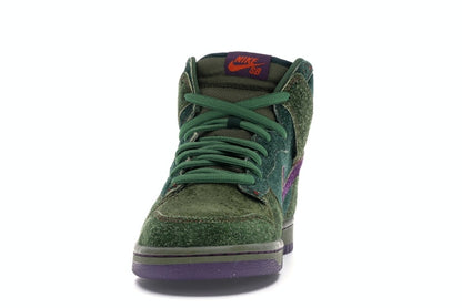 Nike SB Dunk High Skunk 420