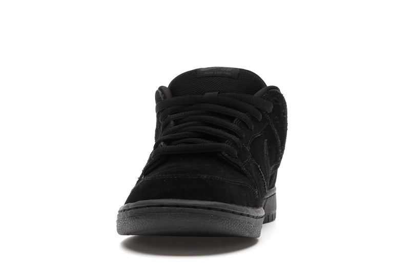 Nike SB Dunk Low Blackout