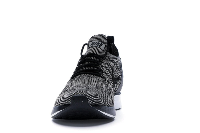 Nike Mariah Flyknit Racer Pale Grey Solar Red