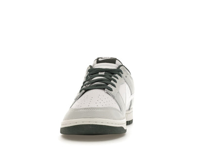 Nike Dunk Low Retro SE Photon Dust Vintage Green