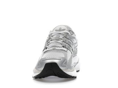 adidas Adistar Cushion Sporty & Rich Grey