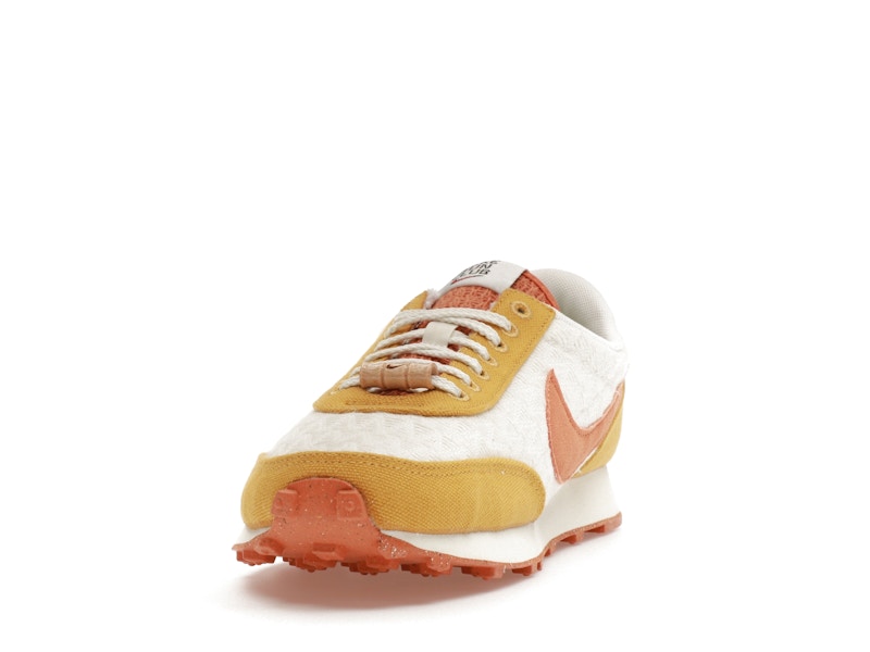 Nike DBreak SE Sun Club Hot Curry (Women's)