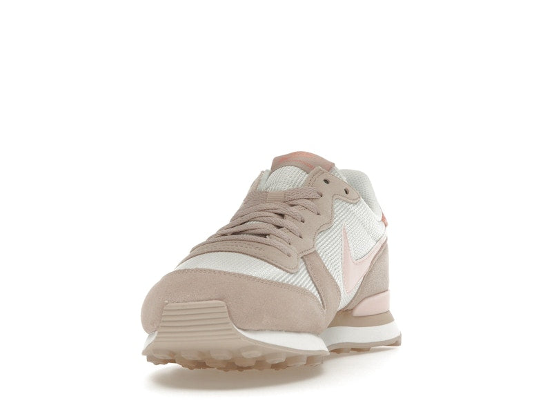 Nike Internationalist Summit White Light Madder Root (Women's)