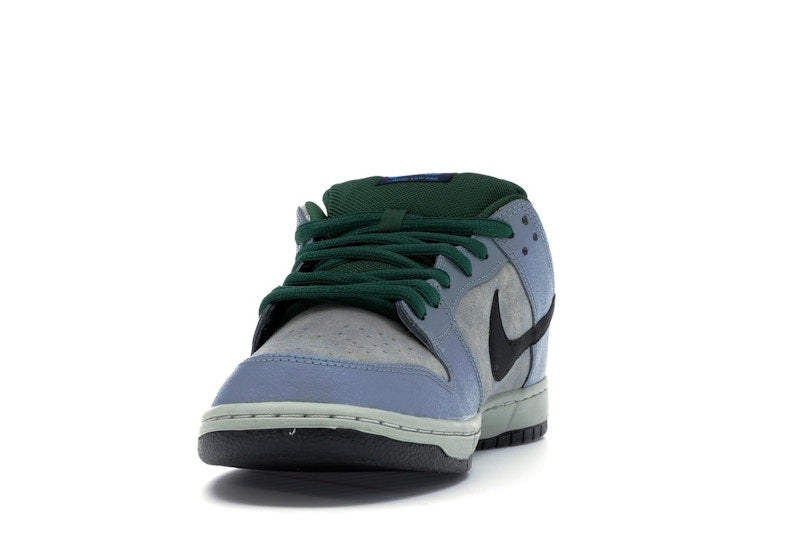 Nike SB Dunk Low Maple Leaf Central Park