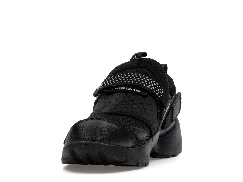 Jordan Trunner LX Triple Black (Women's)