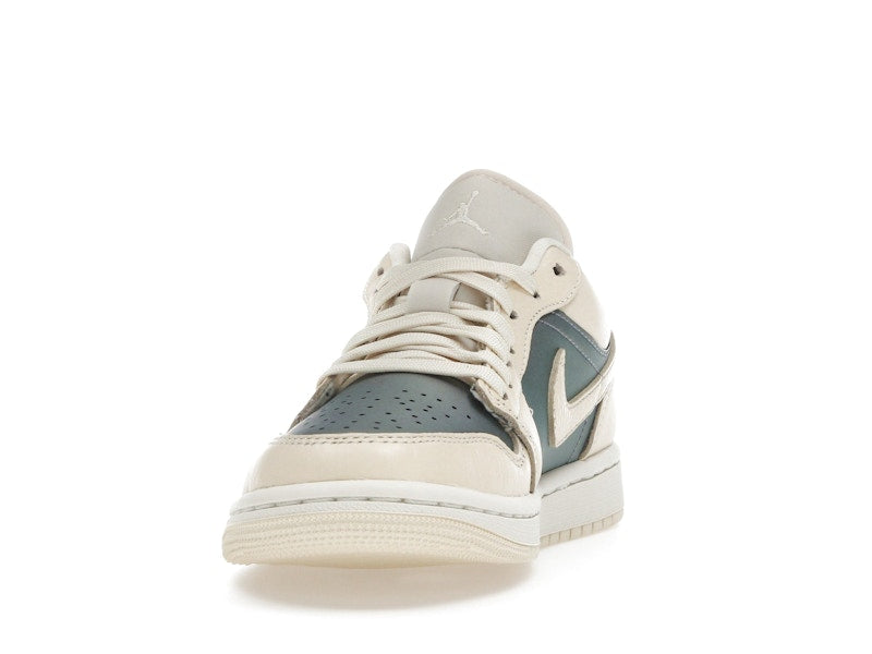 Jordan 1 Low SE Muslin Royal Tint (Women's)