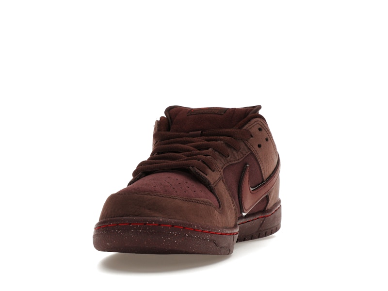 Nike SB Dunk Low City of Love Burgundy Crush