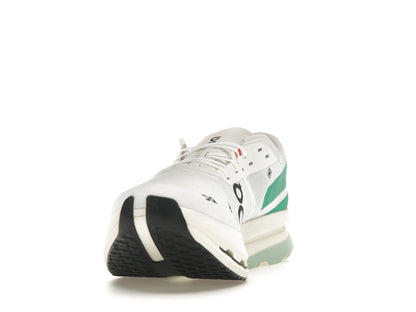 On CloudBoom Echo 3 Undyed White Mint
