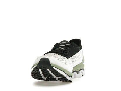 On Running Cloudboom White Black