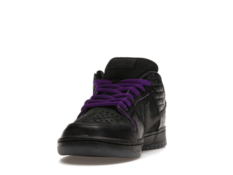Nike SB Dunk Low Familia First Avenue
